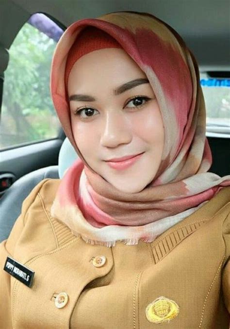 Bokep Indo Jebolin Memek Guru Ngaji Madrasah 